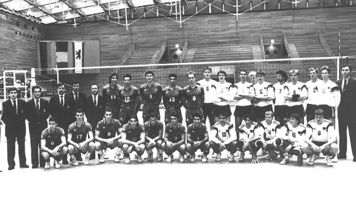 Foto DVV: 1990 gab es in Berlin ein historisches Länderspiel: die gesamtdeutsche Mannschaft traf auf Weltmeister Italien.