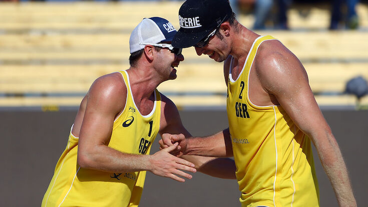 Foto FIVB: Das Lachen dürfte Sebastian Fuchs (rechts) vergangen sein, Partner Stefan Windscheif ist ohne ihn in Long Beach am Start.
