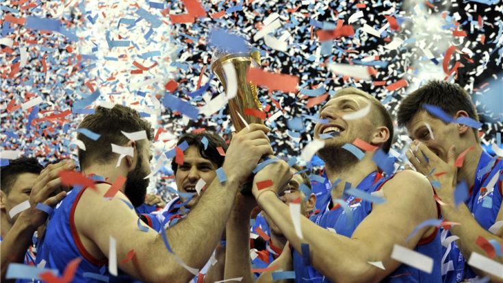 Foto FIVB: Die Serben feiern den Gewinn der World League