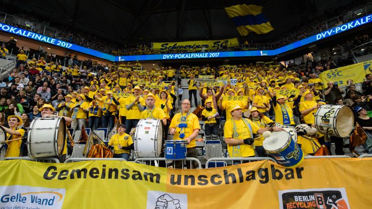 Foto DVV-Pokal: Starke Fanfraktion: Auch beim Supercup werden die Fans des SSC Palmberg Schwerin und der Berlin Recycling Volleys zusammen ihre Teams anfeuern.
