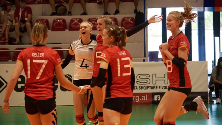 Foto CEV: Die deutschen Spielerinnen jubeln über den zweiten EM-Sieg