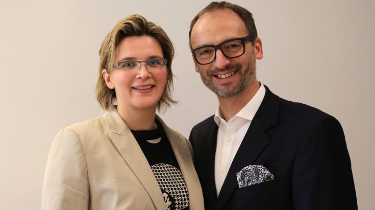 Foto Detlef Gottwald: Nicole Fetting und DVV-Präsident Thomas Krohne freuen sich auf eine erfolgreiche Zukunft.