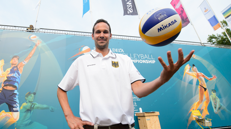 Foto Conny Kurth: DVV Beach-Volleyball Sportdirektor Niclas Hildebrand blickt positiv in die Zukunft.