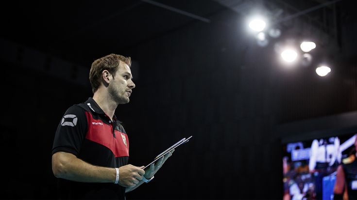 Foto FIVB: Der Bundestrainer blickt der Olympia-Qualifikation entgegen.