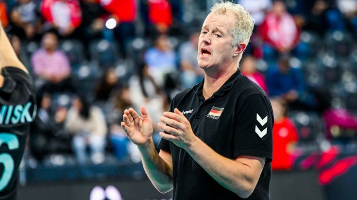 Foto FIVB: Vital Heynen, ehemals Bundestrainer der Männer und seit 2022 an der Seitenlinie der deutschen Frauen