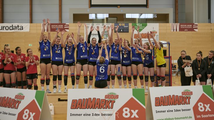 Großer Jubel: Der Schweriner SC hat die Deutsche U18-Meisterschaft gewonne. (Foto: Oliver T. Rubert, www.otr-photo.de)