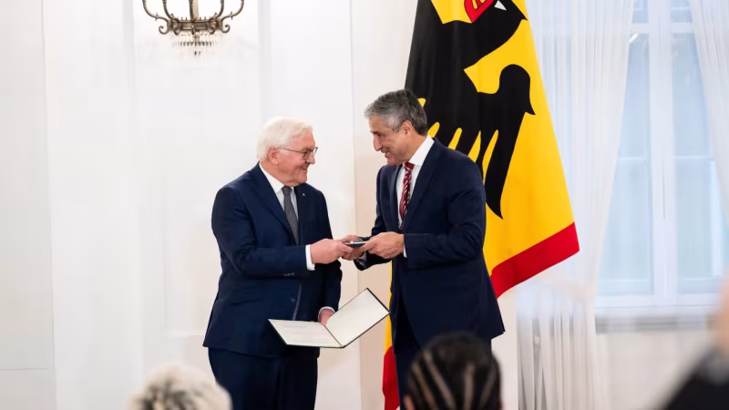 Verdienstorden der Bundesrepublik Deutschland für Kaweh Niroomand