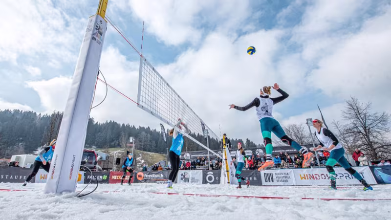Snow-Volleyball