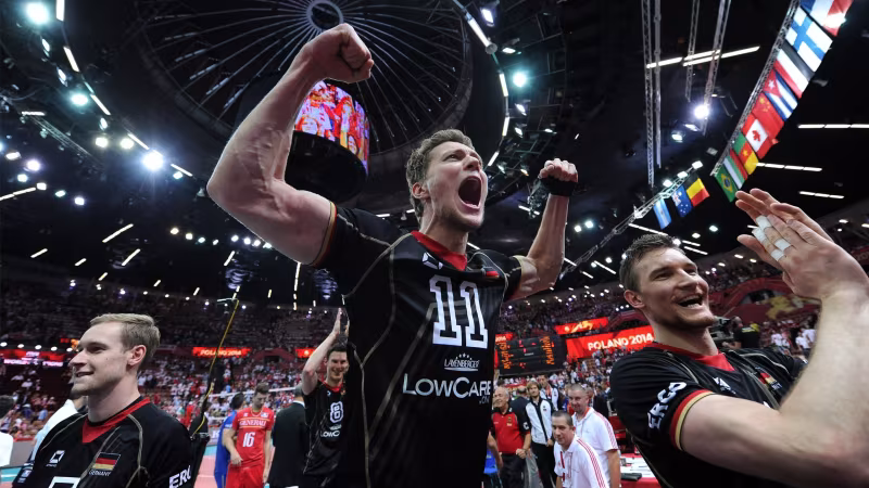 2014 jubelte Lukas Kampa mit den DVV-Männern über WM-Bronze. (Foto: FIVB)