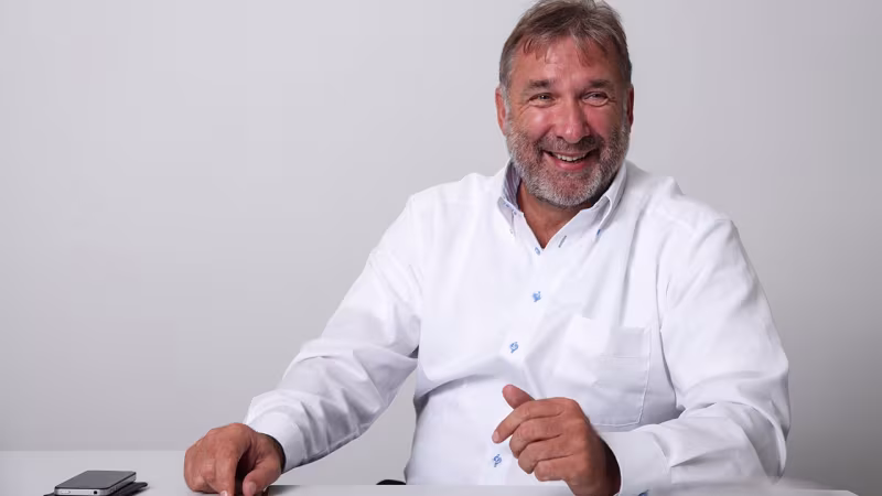 Ehemaliger VBL-Präsident Michael Evers erhält das Verdienstkreuz am Bande