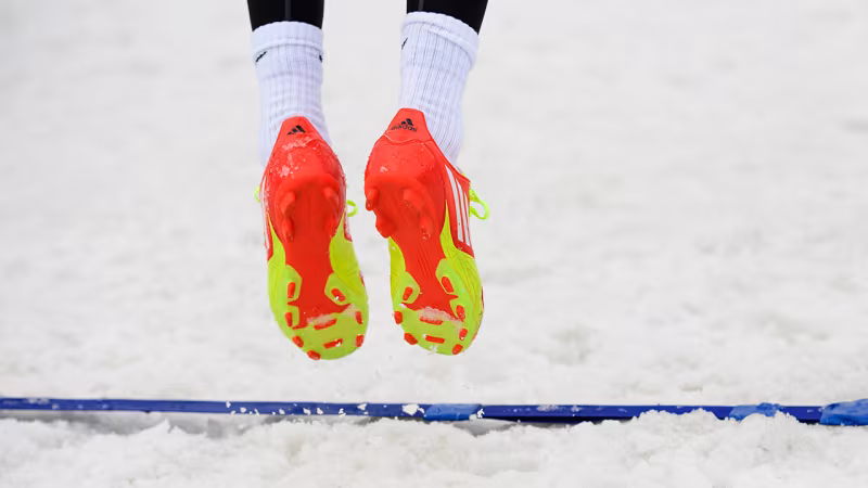 Foto Conny Kurth: Wichtiges Equipment für das Wochenende: Fußballschuhe für den festen Halt.