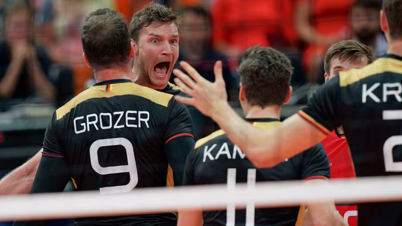 Deutschland fliegt ins Viertelfinale – 3:1 gegen Niederlande