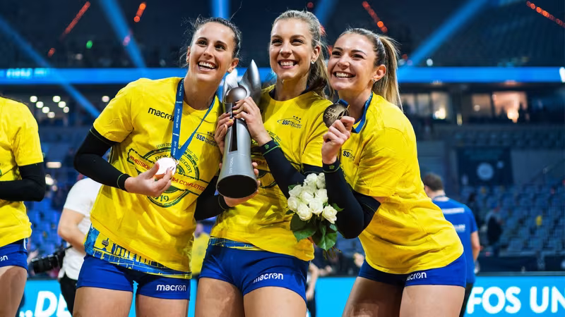 Foto Sebastian Wells: Die Schwerinerinnen gaben den DVV-Pokal im Anschluss nicht mehr aus der Hand.