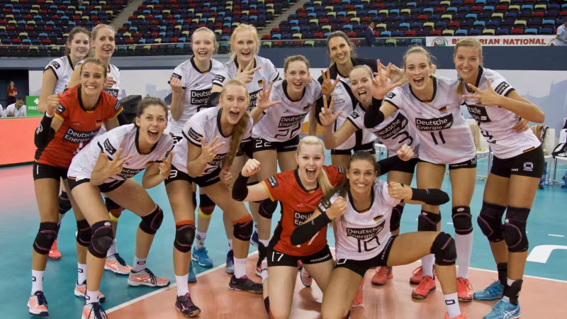 Schmetterlinge fliegen zum ersten Sieg