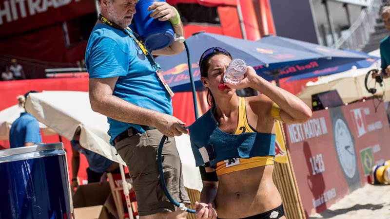 Bei 64 Grad auf dem Center Court muss die richtige Abkühlung her