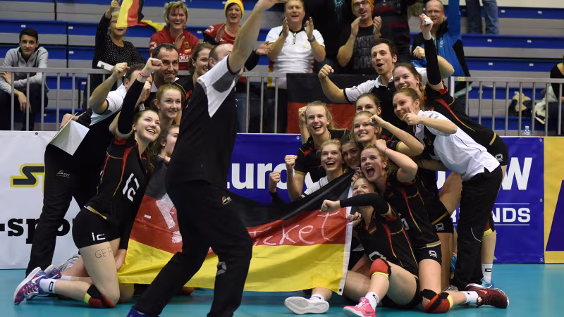Foto CEV: Jubel und Siegerselfie wie bei der EM-Qualifikation sind auch bei der EM-Endrunde erwünscht.