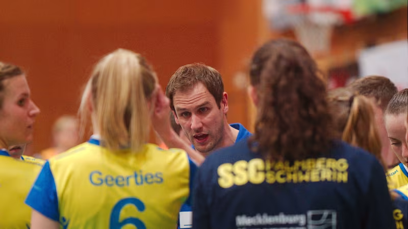 Schwerin ganz locker ins Halbfinale