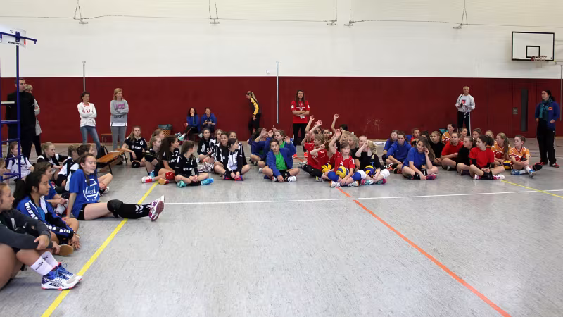 Start des Mädchenturniers am Nachmittag - Foto: dvj