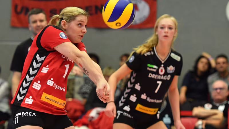 Foto Lutz Hentschel: Libero Valérie Courtois und der Dresdner SC holten den dritten Sieg im vierten Spiel.
