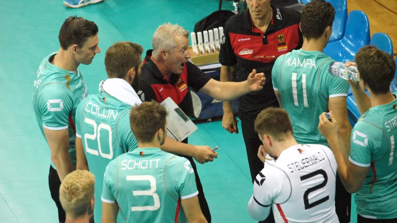 Mit 13 Spielern nach Spanien