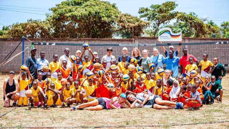 Glückliche Gesichter nach dem zweistündigen Workshop an einer Grundschule im Bezirk Moshi.